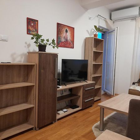 Apartamento Ogi Apartman Podgorica Exterior foto